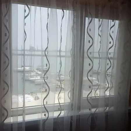 Apartament Teodora 아파트 만갈리아